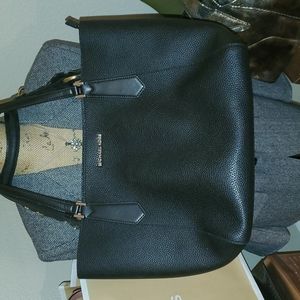 Michael Kors Tote 🤑